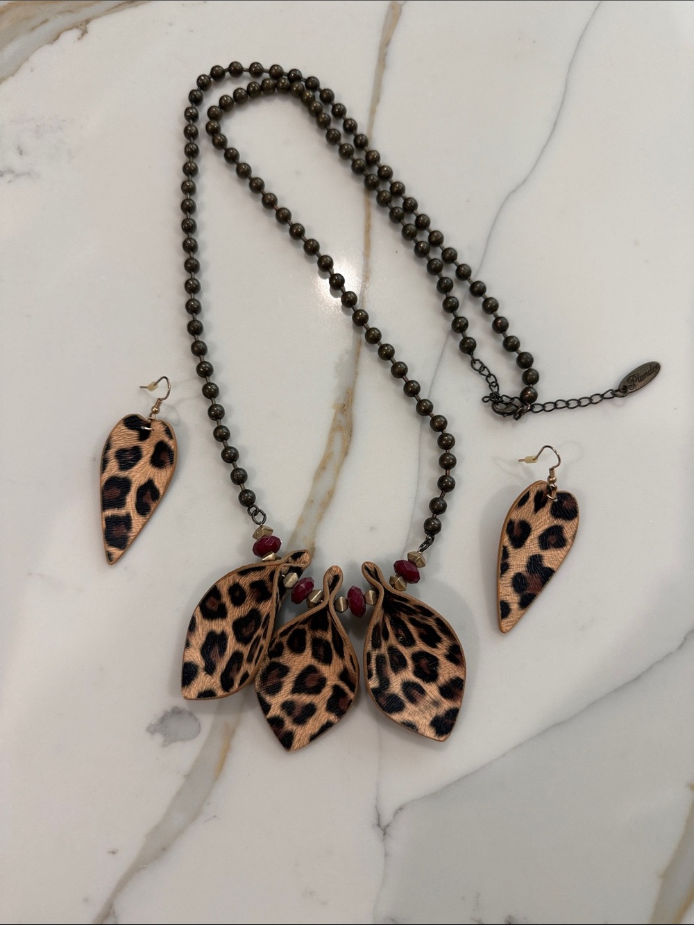 Plunder Leopard-Print Leaf Necklace and Earring Set - Tan and Black